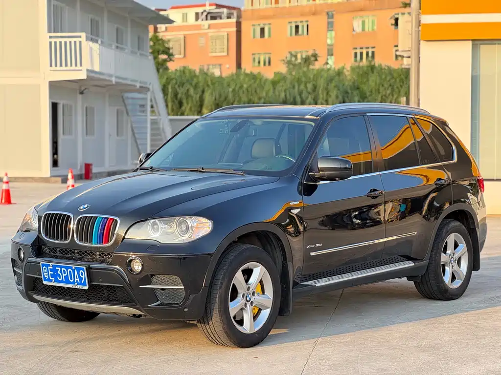 BMW X5 2010 — фото 1