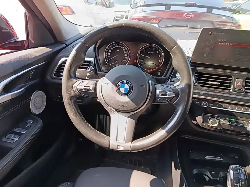 BMW 1 Series 2021 — фото 11