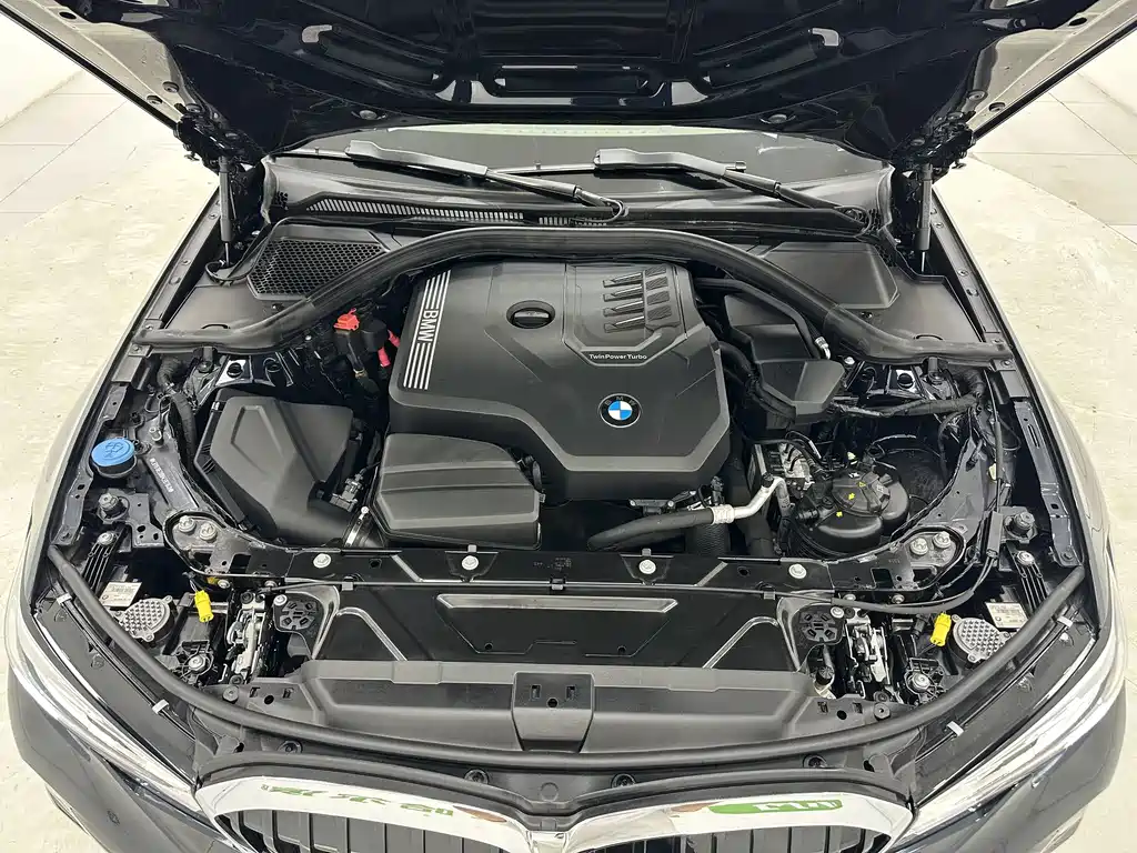 BMW 3 Series 2022 — фото 17