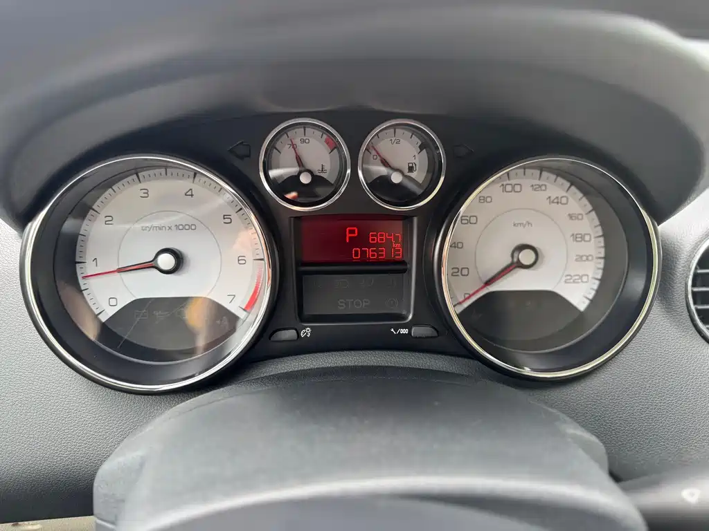 Peugeot 408 2013