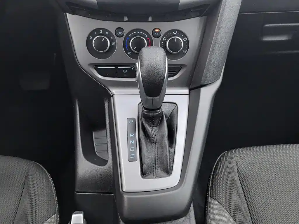 Ford Focus 2013 — фото 13