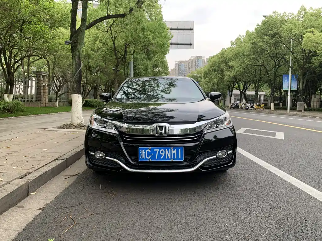 Honda Accord 2018 — фото 2