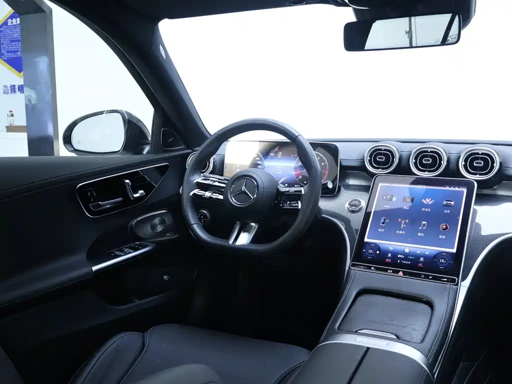 Mercedes-Benz C-Class 2024 — фото 14