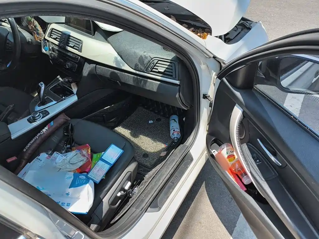 BMW 3 Series 2015 — фото 20