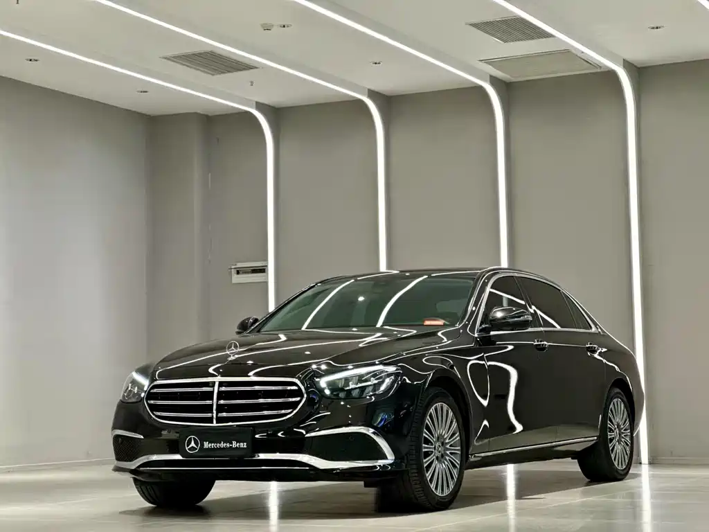 Mercedes-Benz E-Class 2022 — фото 1