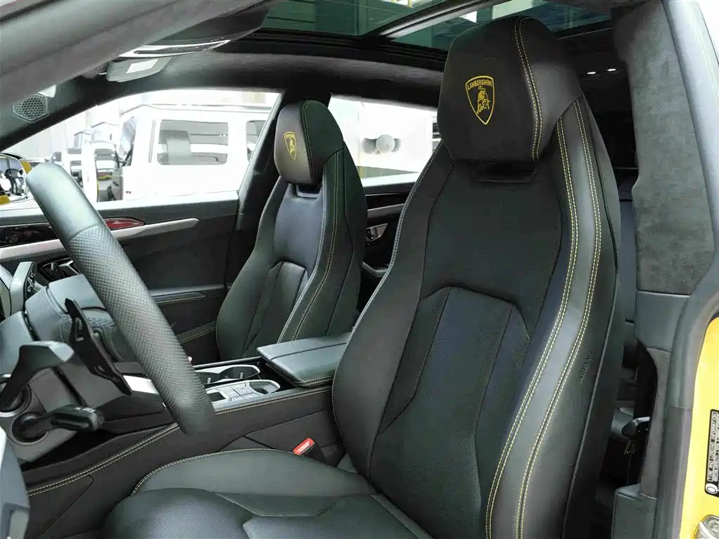 Lamborghini Urus 2022 — фото 13