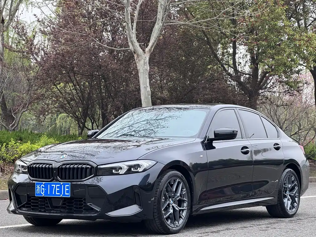 BMW 3 Series 2025 — фото 1