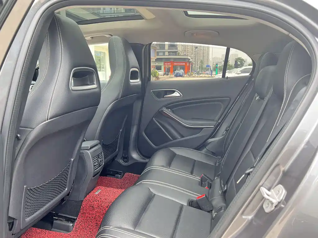 Mercedes-Benz GLA 2015 — фото 10