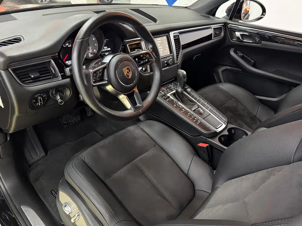 Porsche Macan 2016 — фото 20