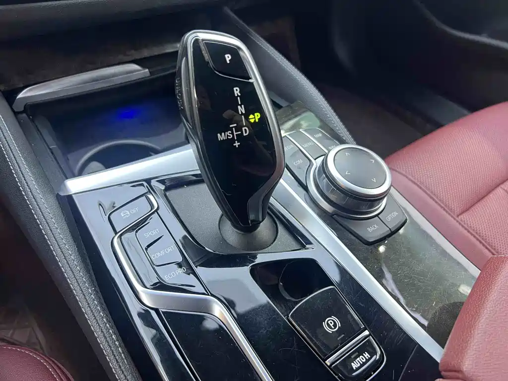 BMW 5 Series 2022 — фото 17