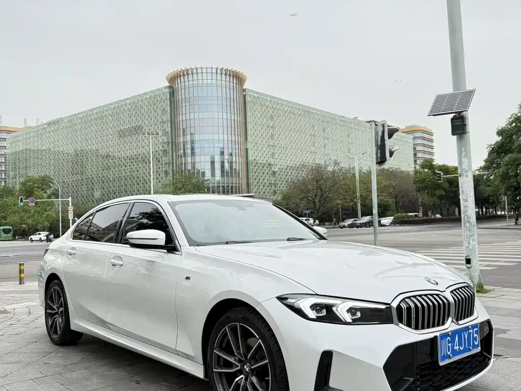 BMW 3 Series 2023