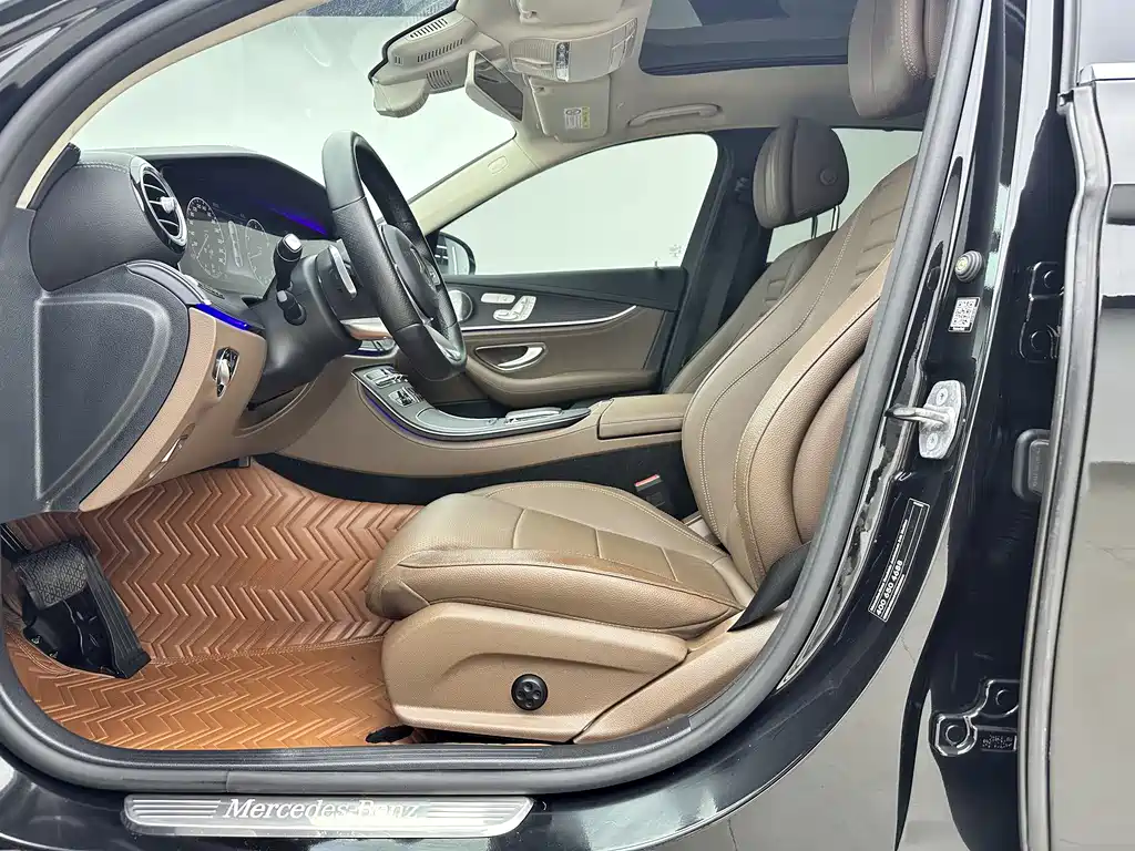 Mercedes-Benz E-Class 2020 — фото 18