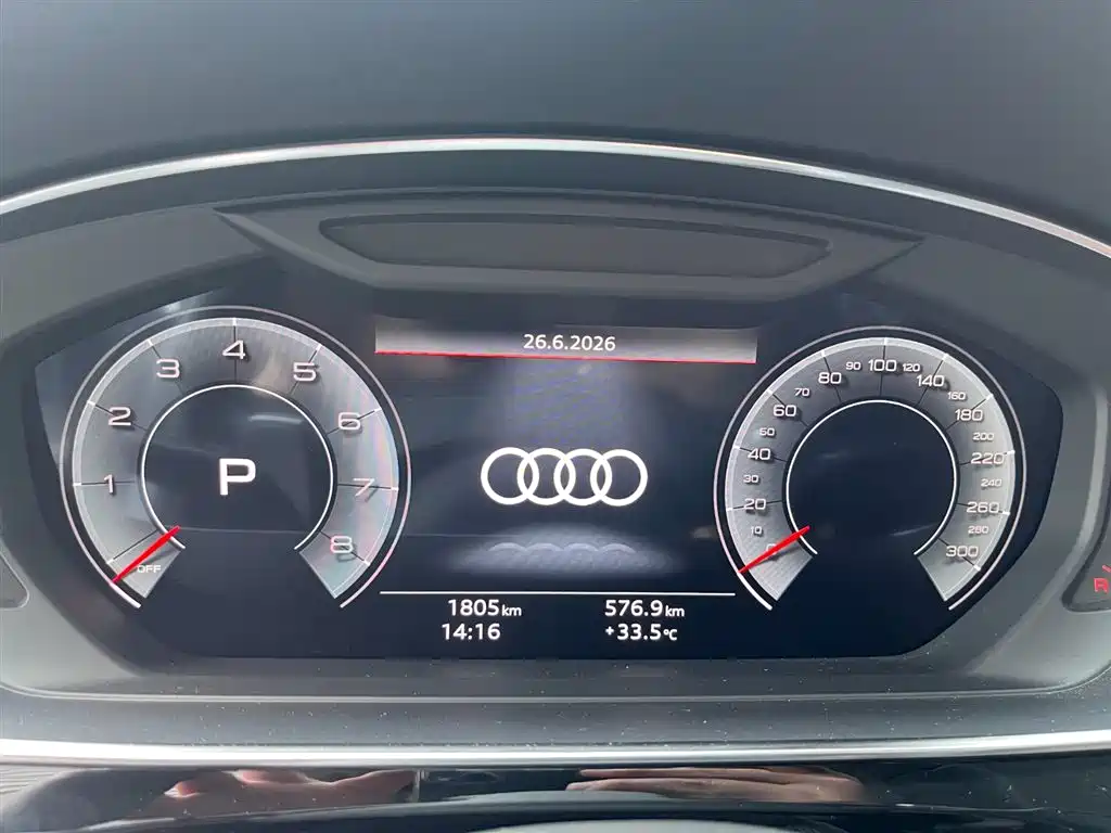 Audi A8 2025 — фото 12