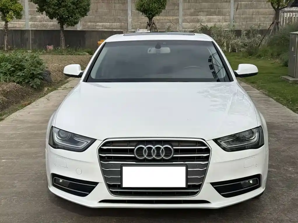 Audi A4L 2015