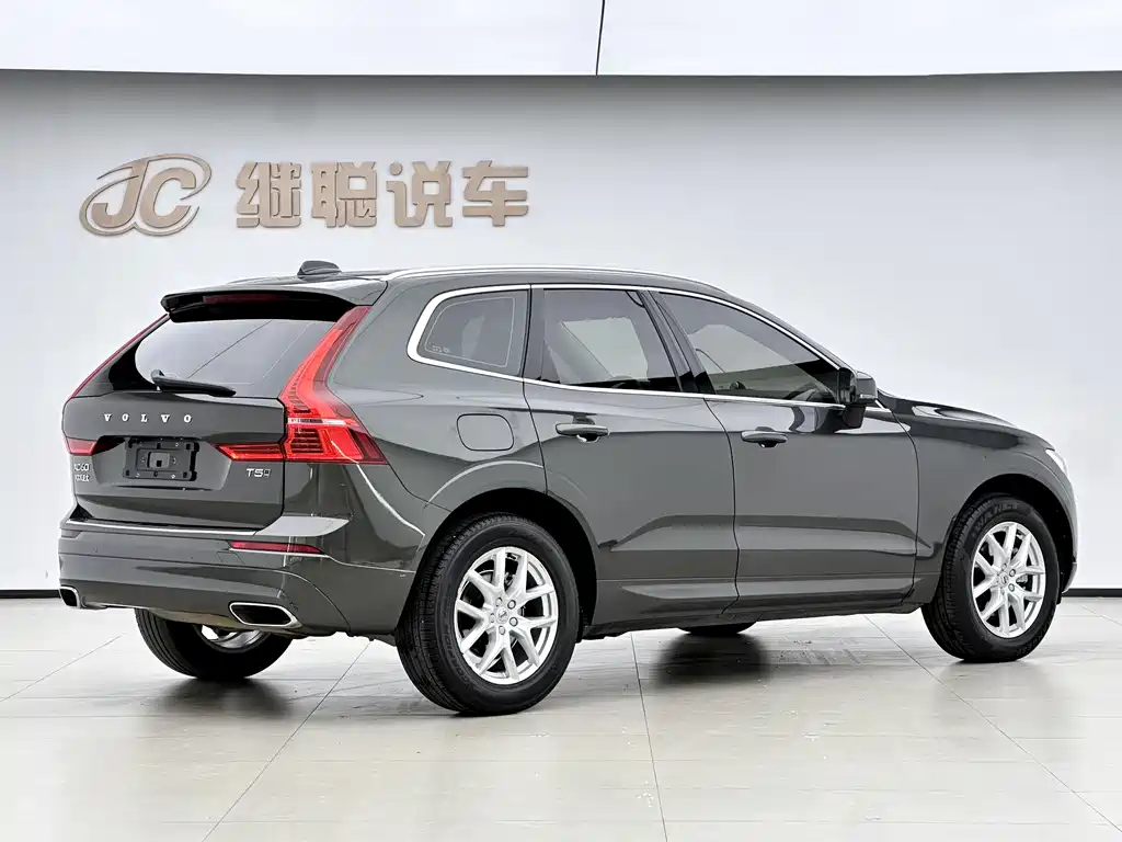 Volvo XC60 2019 — фото 3