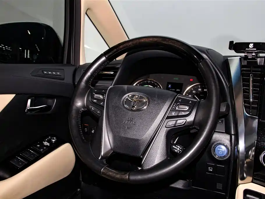 Toyota Alphard 2023 — фото 15