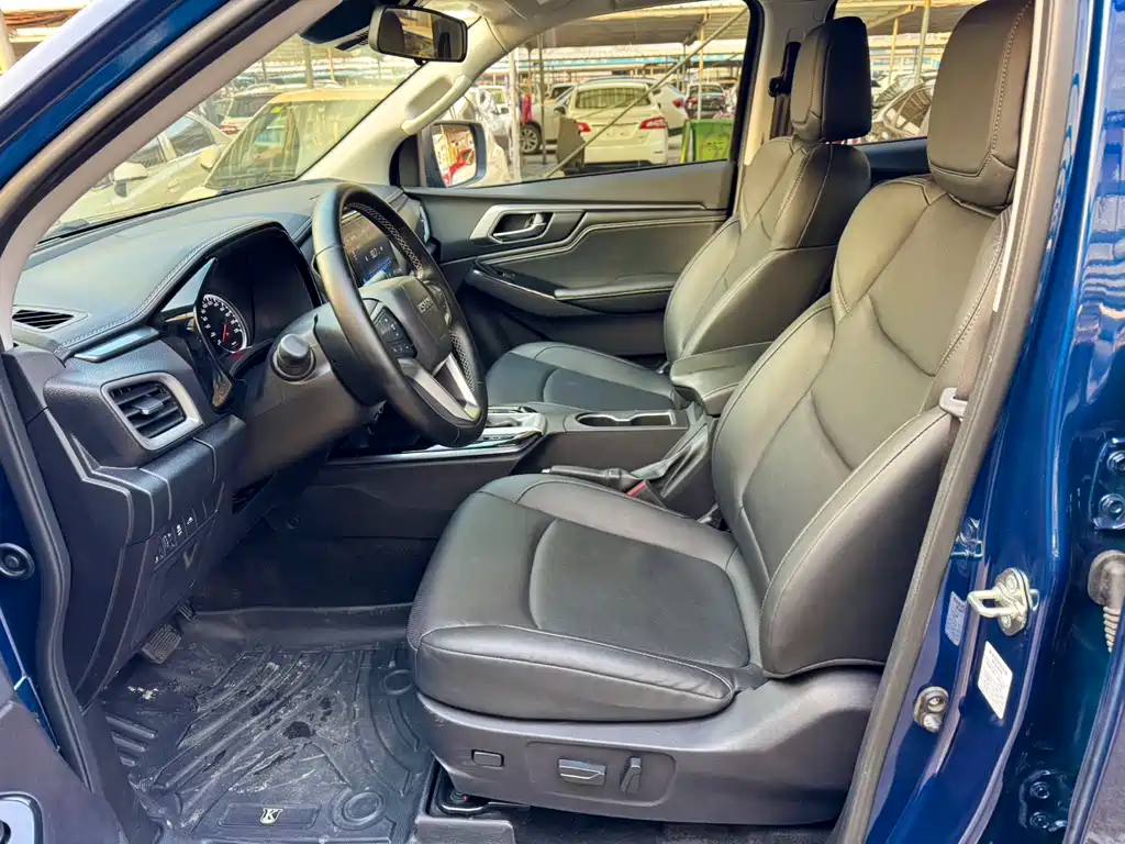 Isuzu D-MAX 2023 — фото 15