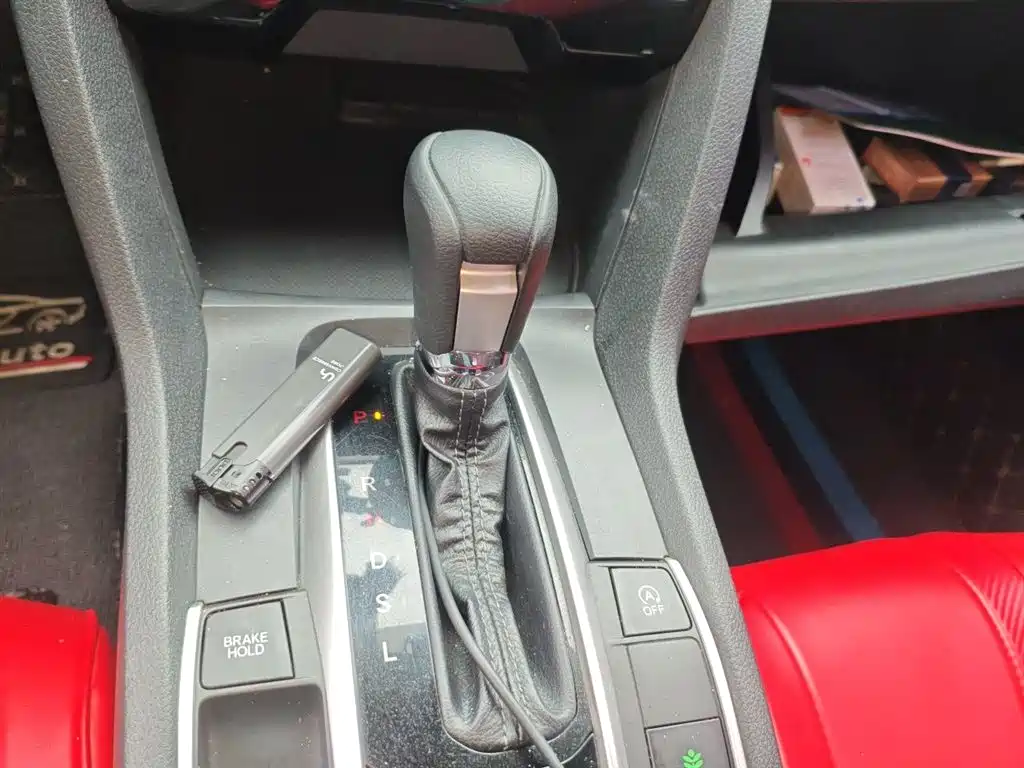 Honda Civic 2018 — фото 11