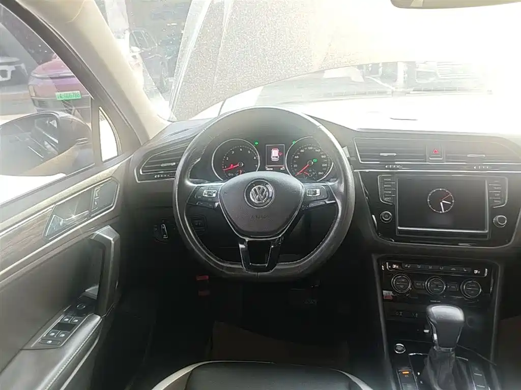 Volkswagen Tiguan L 2017 — фото 11