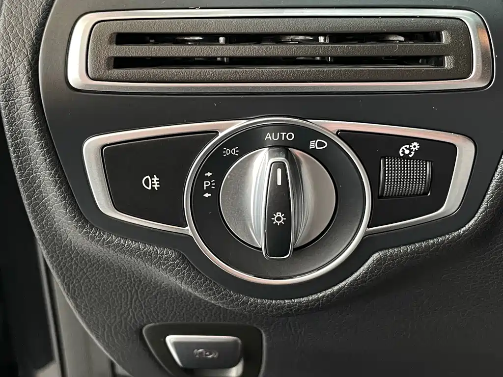 Mercedes-Benz GLC 2019 — фото 23