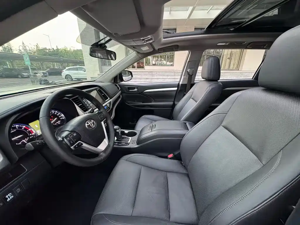Toyota Highlander 2015 — фото 7