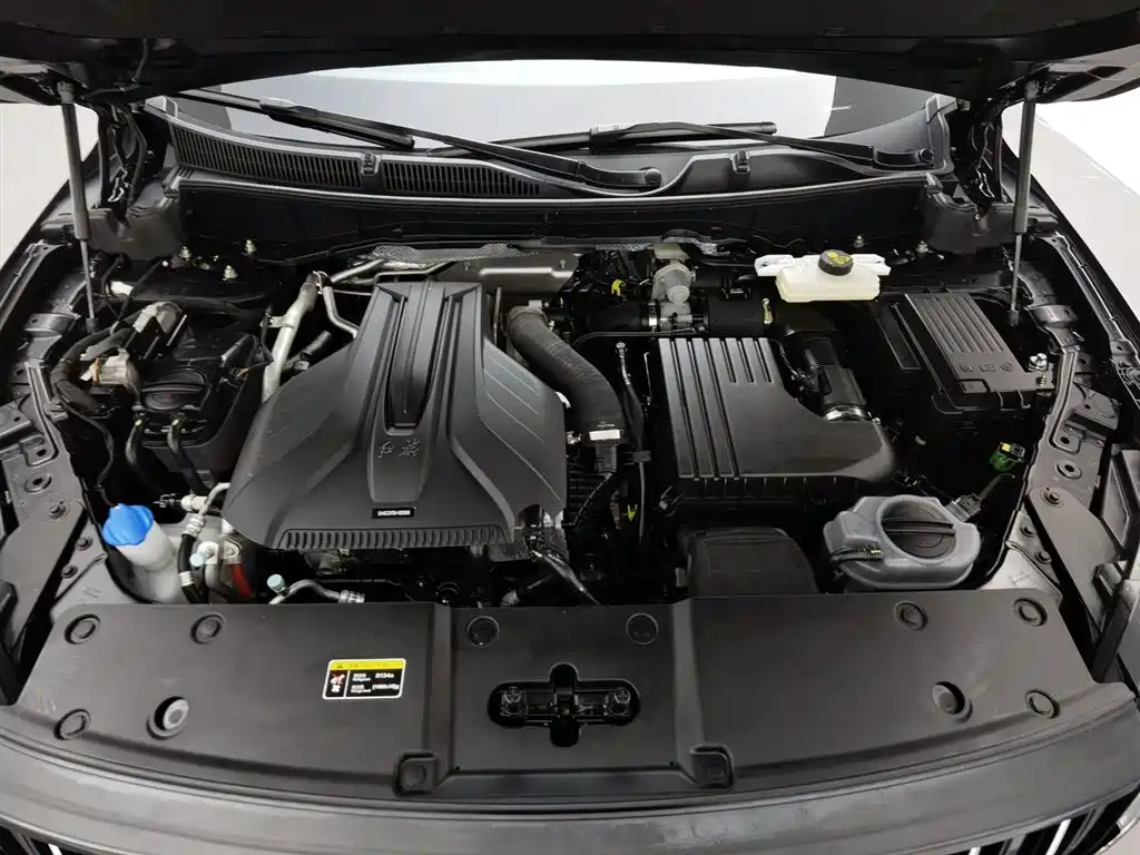 Hongqi HS7 PHEV 2025