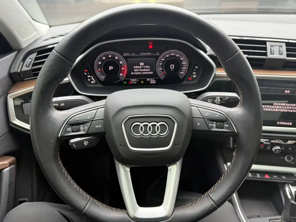 Audi Q3 2022 — фото 15