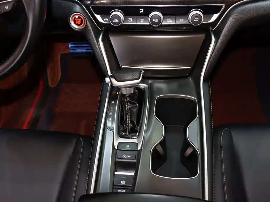 Honda Accord 2023 — фото 15