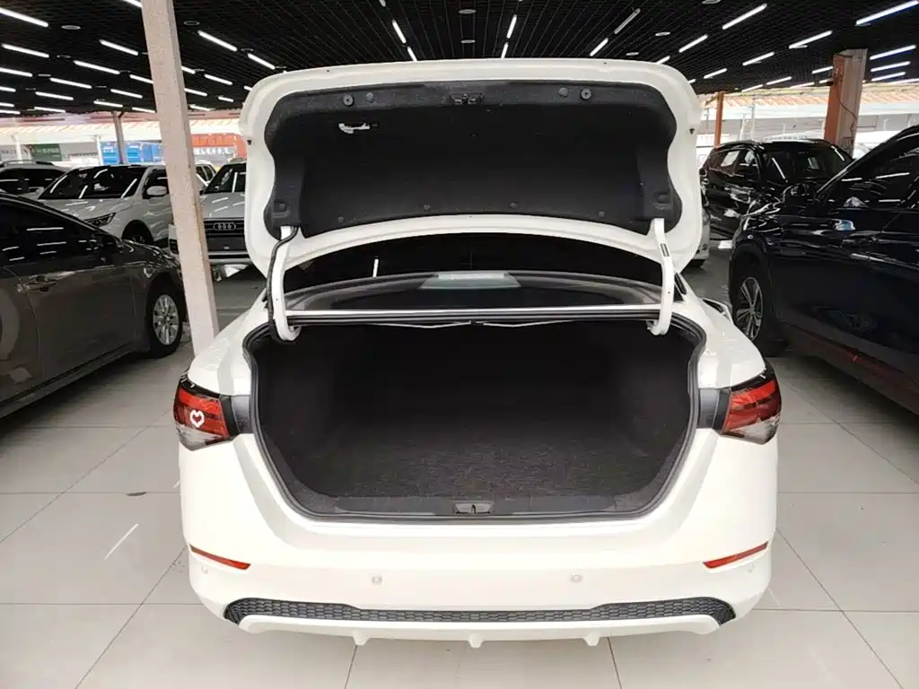 Nissan Sylphy 2021 — фото 19