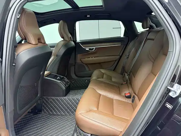 Volvo S90 2023