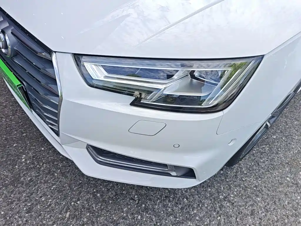 Audi A4L 2018 — фото 18