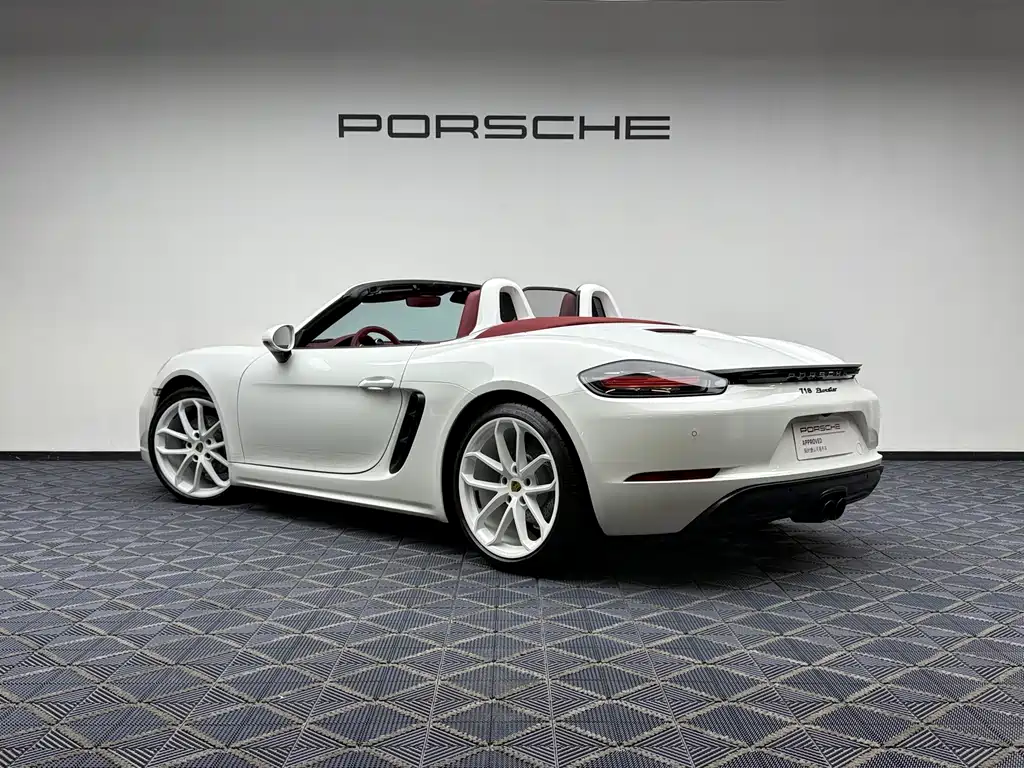Porsche 718 2026 — фото 15