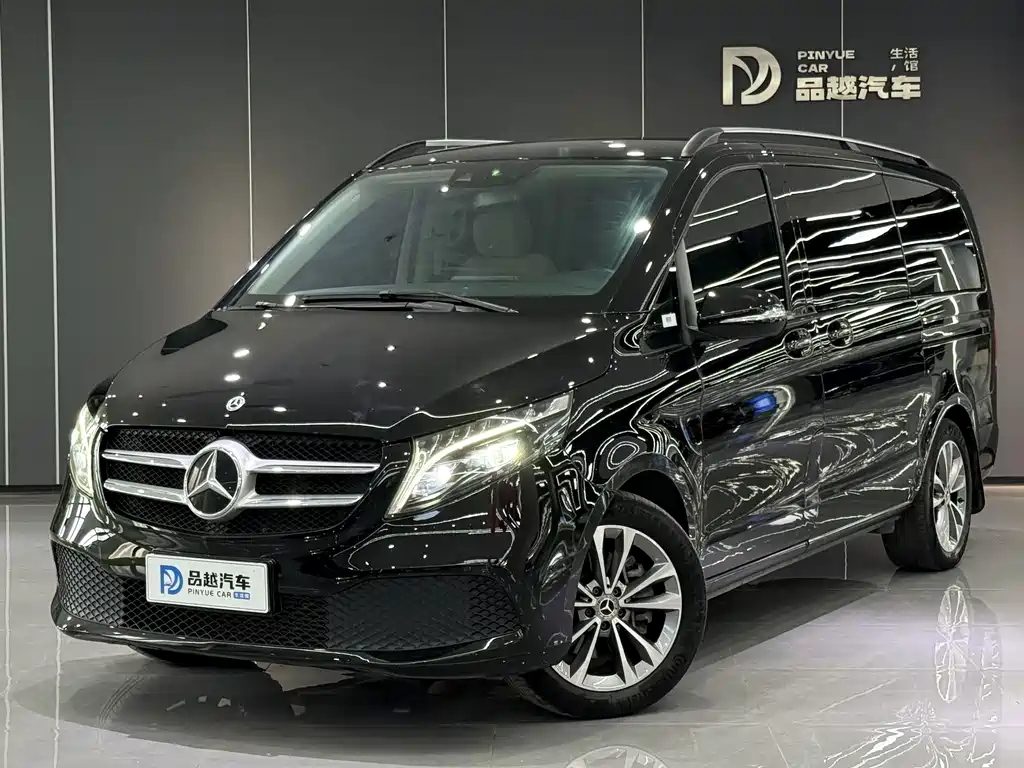 Mercedes-Benz V-Class 2024 — фото 1
