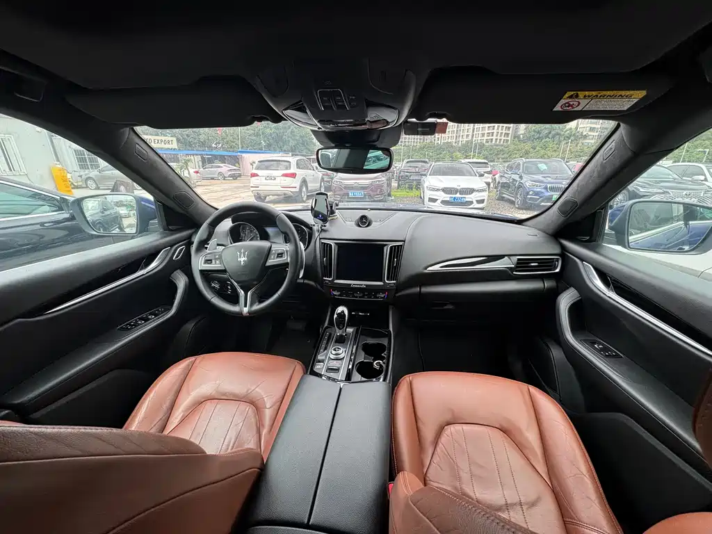 Maserati Levante 2017 — фото 15