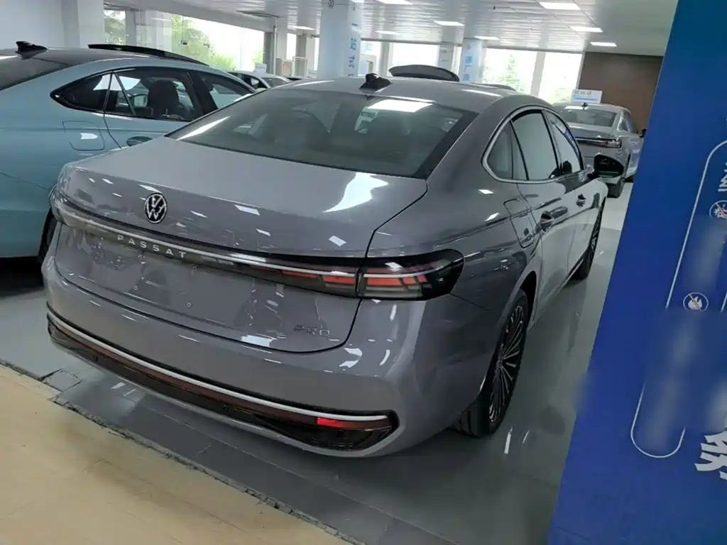 Volkswagen Passat 2025