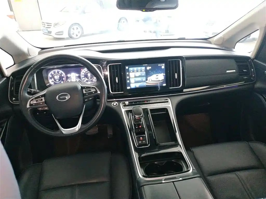 GAC Motor Trumpchi M8 2022 — фото 10