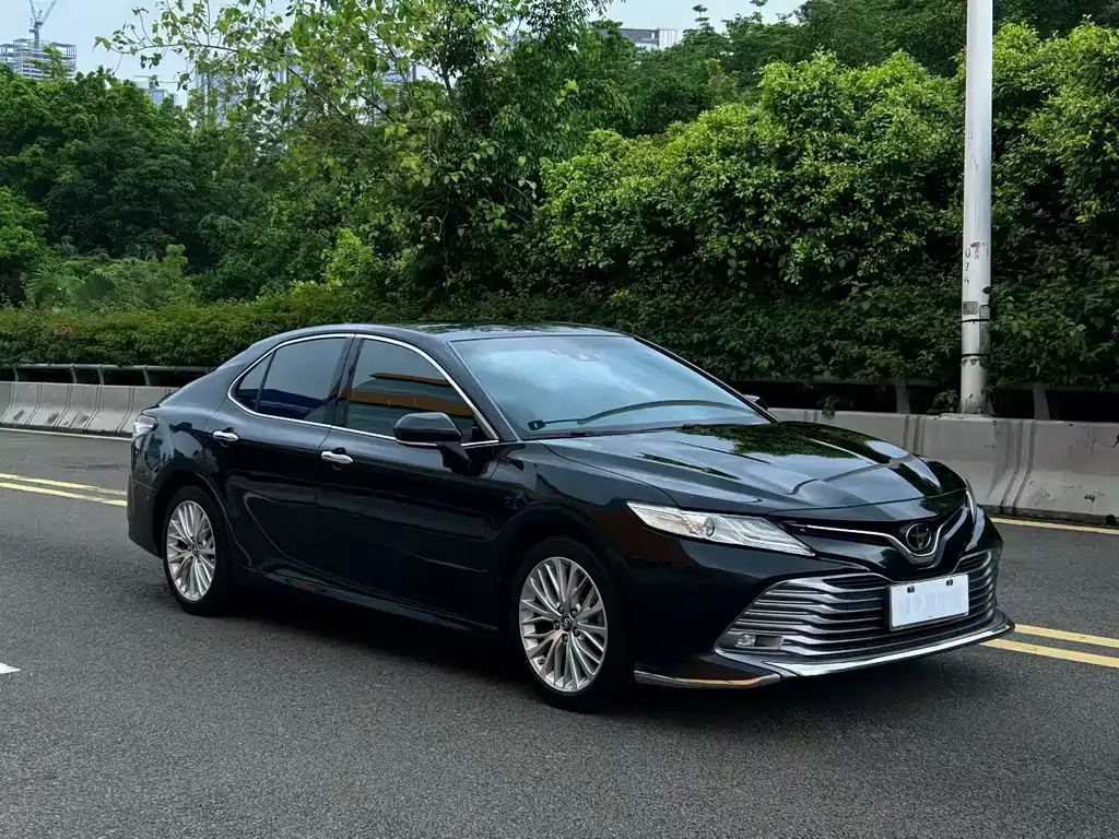 Toyota Camry 2020 — фото 3