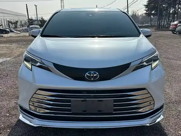 Toyota Sienna 2023