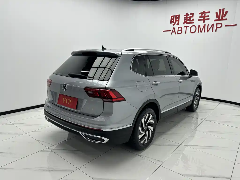 Volkswagen Tiguan L 2023 — фото 9