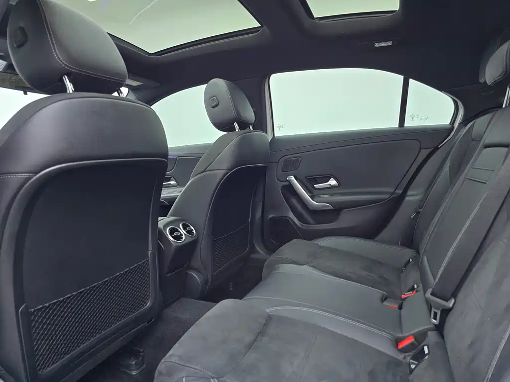 Mercedes-Benz A-Class 2019 — фото 17