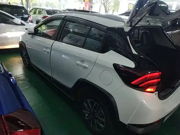 Toyota Yaris L 2021