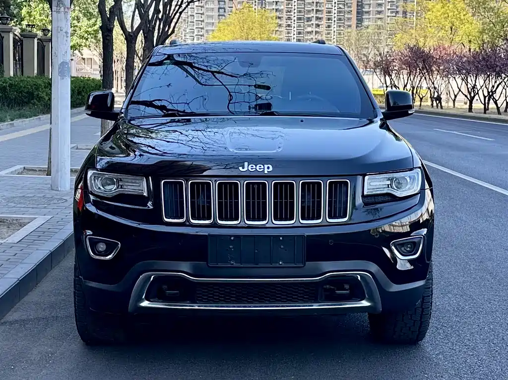 Jeep Grand Cherokee 2014 — фото 2