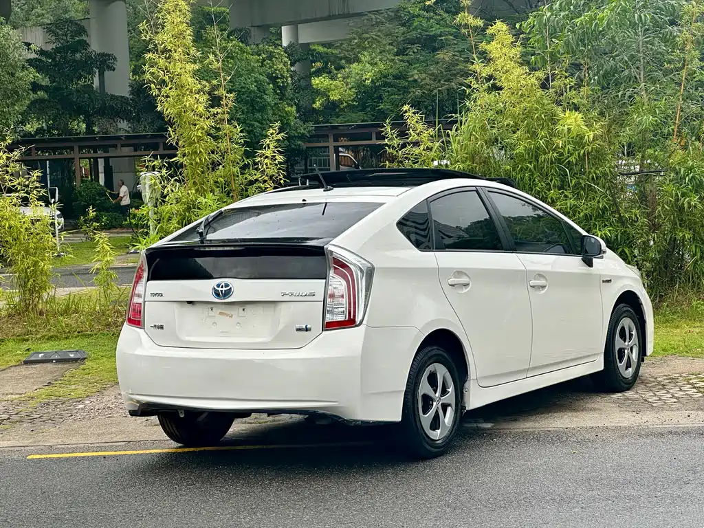 Toyota Prius 2013 — фото 14