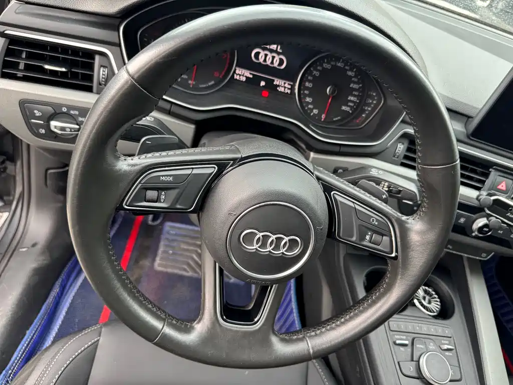 Audi A4L 2019 — фото 11