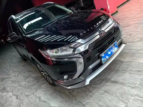 Mitsubishi Outlander 2021
