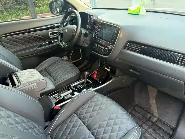 Mitsubishi Outlander 2021