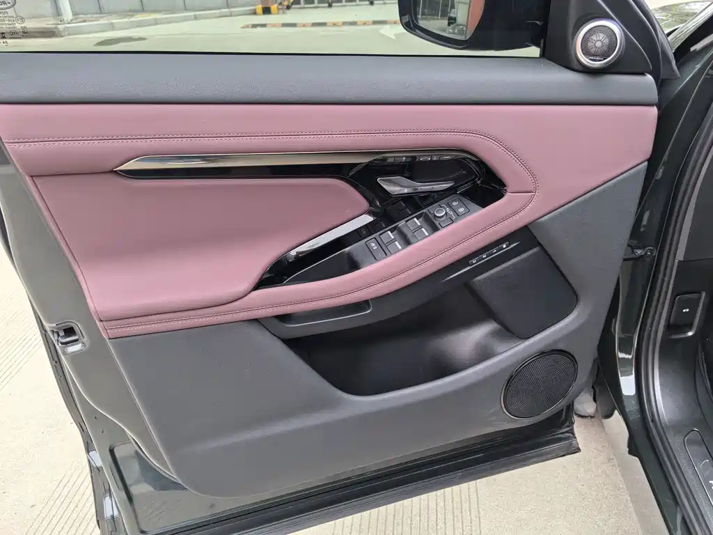 Land Rover Evoque 2025 — фото 17