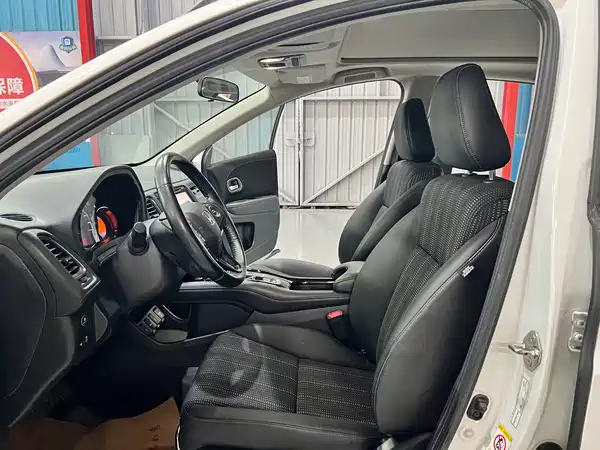 Honda Vezel 2015
