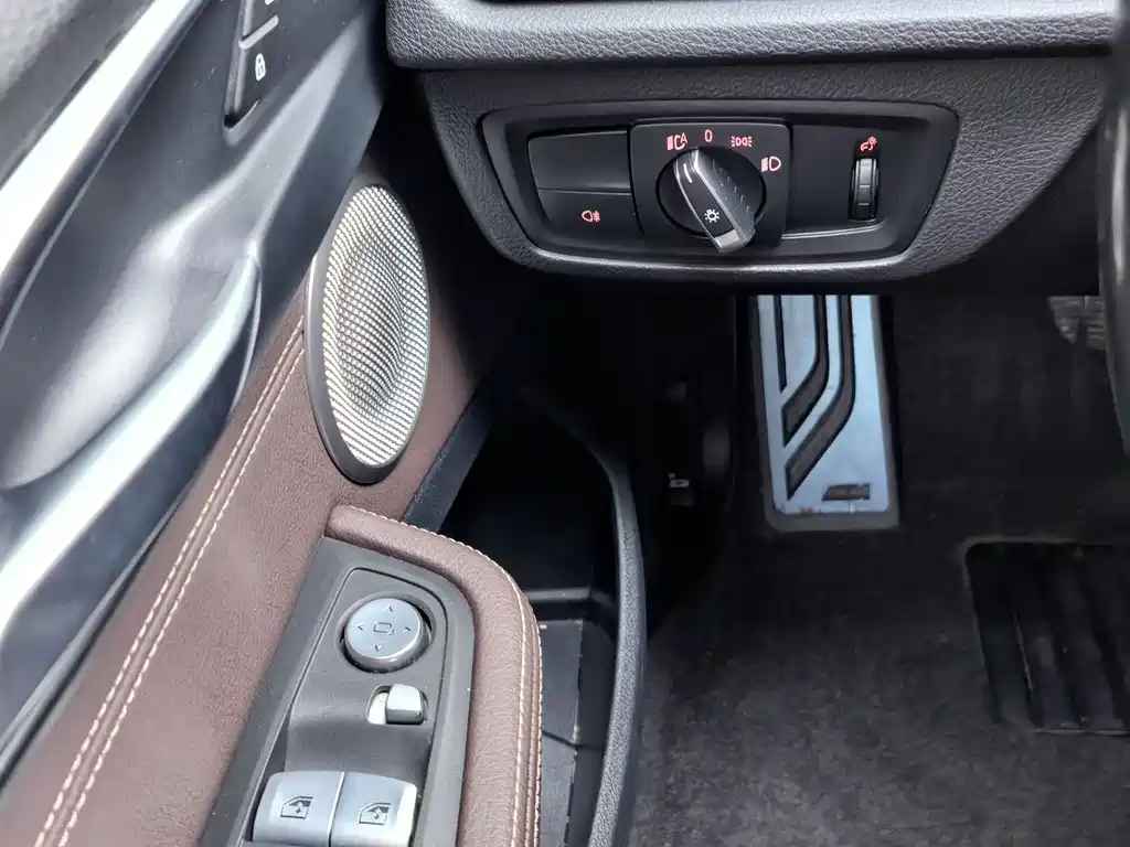 BMW 1 Series 2023 — фото 17
