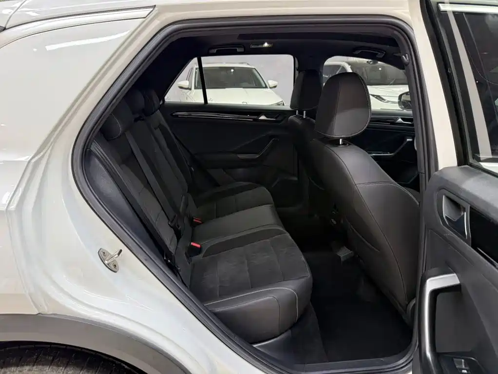 Volkswagen T-Roc 2022 — фото 22
